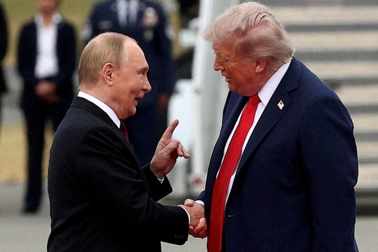 Vì sao Tổng thống Trump hủy hẹn với ông Putin, thêm lệnh trừng phạt Nga?