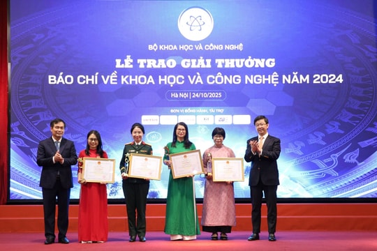 Trao Giải thưởng báo chí về khoa học và công nghệ năm 2024 cho 24 tác phẩm