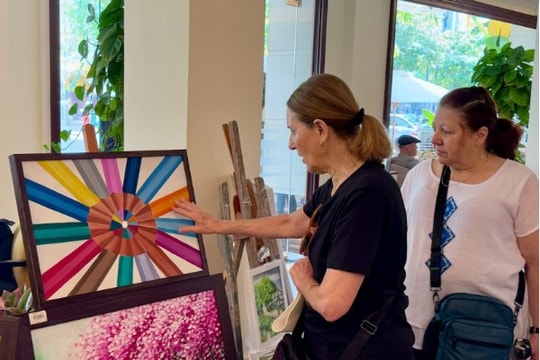 “Chia sẻ yêu thương”: Triển lãm từ thiện dành cho trẻ em khuyết tật tại TP Hồ Chí Minh