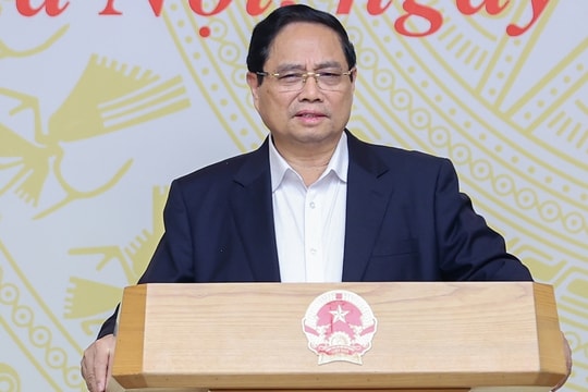 Thủ tướng: Không để người dân 'chen chúc, chạy vạy' mua nhà ở xã hội