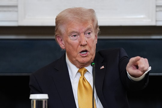 Ông Trump dọa tiêu diệt 'những kẻ buôn ma túy trên đất liền'