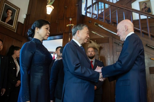 Tổng Bí thư thăm nơi Chủ tịch Hồ Chí Minh từng lưu trú tại Bulgaria