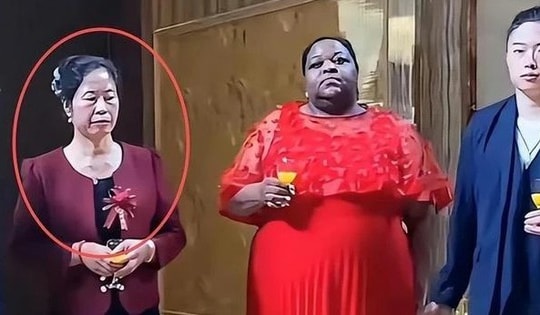 Chàng trai 27 tuổi cưới mẹ đơn thân 47 tuổi, bố mẹ có phản ứng "lạ"