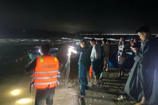 Tìm thấy thi thể hai nạn nhân tắm biển bị sóng cuốn mất tích tại Đắk Lắk