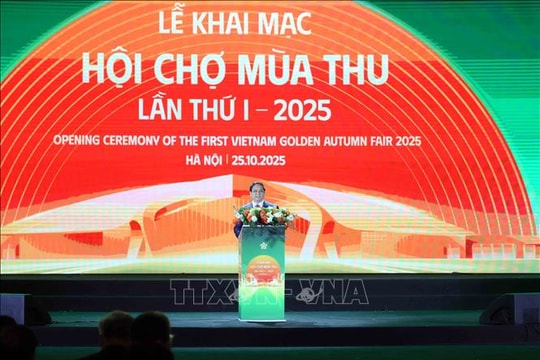 Thủ tướng dự khai mạc Hội chợ mùa Thu lần thứ nhất