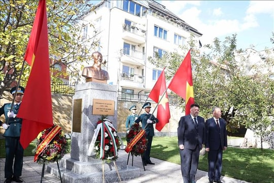 Khánh thành Tượng Chủ tịch Hồ Chí Minh tại Bulgaria