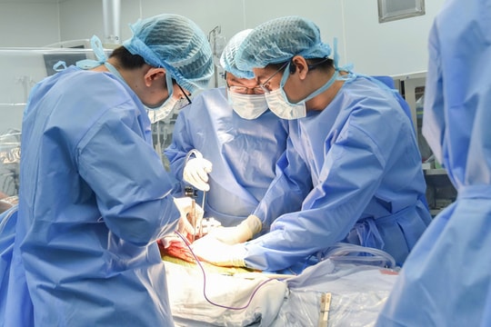 Ông cậu hồi sinh nhờ lá gan của cháu trai