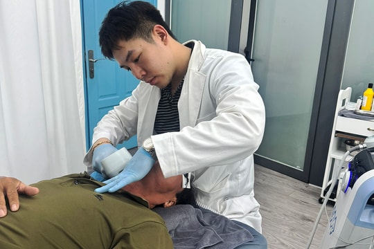 Nhiều bác sĩ giả chữa bệnh cho hàng trăm người ở phòng chăm sóc da