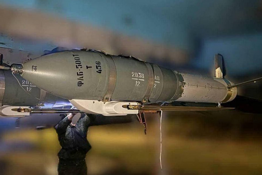 Bom lượn Nga lần đầu tập kích tỉnh miền nam Ukraine