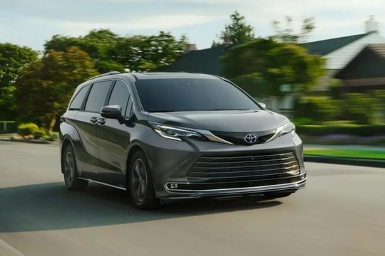 Toyota Sienna 2026 - minivan hybrid nâng cấp, tăng giá bán