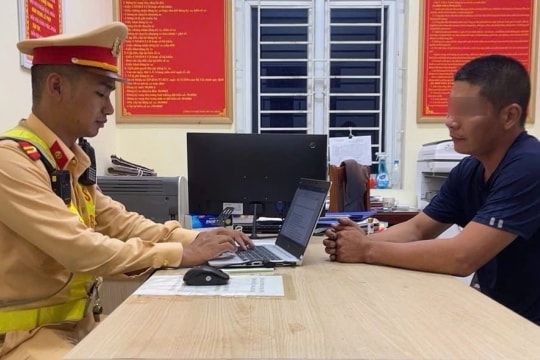 Xử phạt tài xế dương tính ma túy lái xe đánh võng trên đường