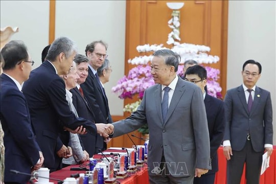 Tổng Bí thư tiếp đại biểu dự Hội thảo quốc tế Việt Nam học lần thứ 7