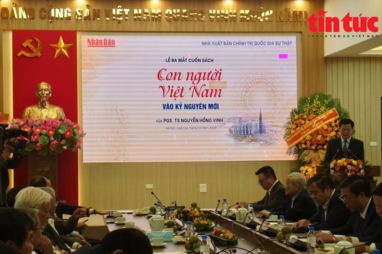 Ra mắt sách 'Con người Việt Nam vào kỷ nguyên mới'
