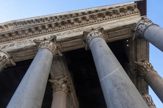 Du khách rơi từ trên cao, tử vong tại công trình La Mã 2.000 năm tuổi