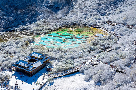 Tuyết rơi giữa mùa thu ở Trung Quốc