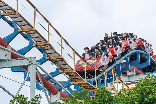 Chủ công viên Đầm Sen lỗ nặng nhất 5 năm