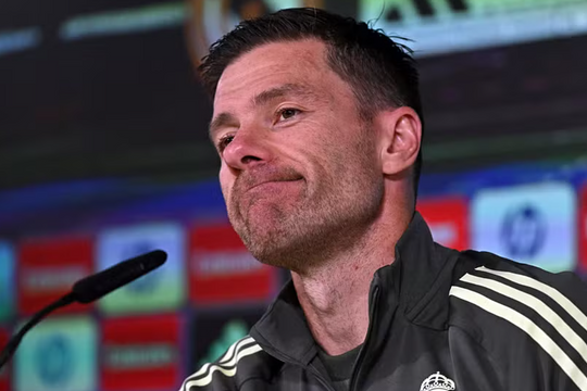 Alonso khó chịu khi liên tục bị hỏi về Yamal