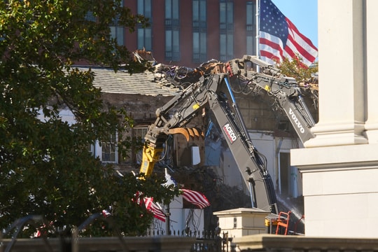 Phòng khiêu vũ của ông Trump thổi bùng tranh cãi về bảo tồn Nhà Trắng