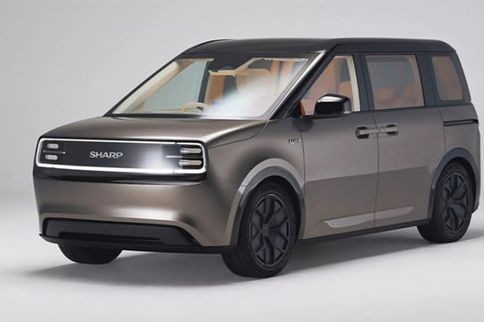 Hãng điện tử Sharp ra mắt xe điện có thể kết nối với tủ lạnh