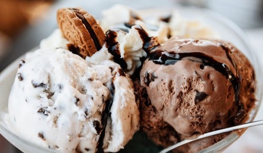 Bé gái 9 tuổi đột ngột tử vong sau khi ăn kem