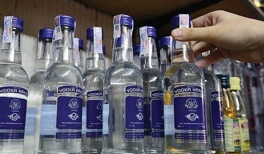 Chưa kịp mừng, chủ hãng rượu Vodka Hà Nội lại chìm trong lỗ