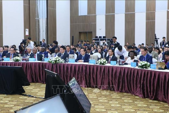 Hội nghị bàn tròn cấp Bộ trưởng về Quản trị Trí tuệ nhân tạo