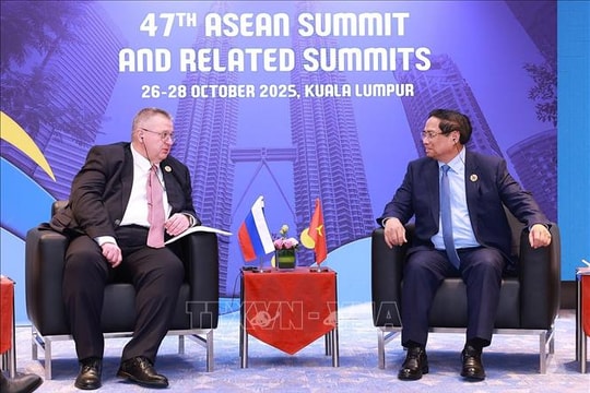 Thủ tướng Phạm Minh Chính gặp Phó Thủ tướng Nga Alexey Overchuk