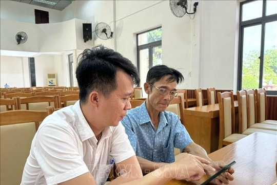 Hiệu quả thiết thực từ 'Sổ tay đảng viên điện tử'