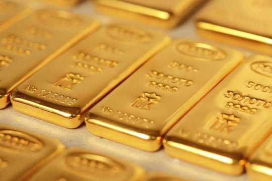 Giá vàng lại cắm đầu, chuyên gia chỉ ra điều bất thường