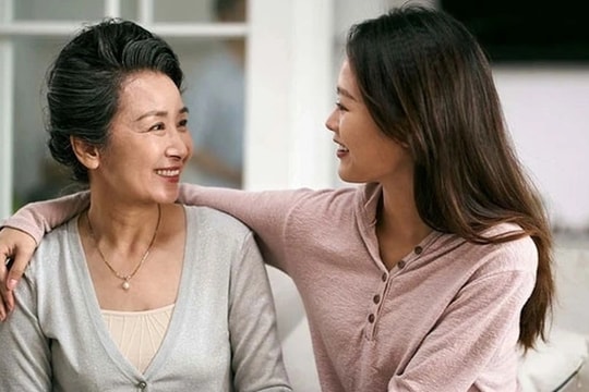 Tôi khuyên hai con gái: Xinh đẹp, tài giỏi việc gì phải cưới chồng