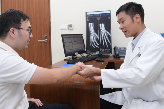 Khó duỗi ngón tay cảnh báo bệnh gì?