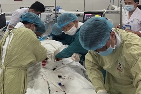 Bác sĩ hai viện cứu sống người phụ nữ ngừng tim