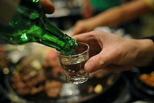 Hôn mê sau uống vài chén rượu