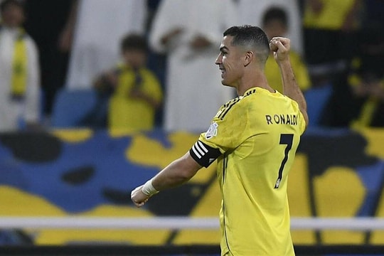 Ronaldo hạnh phúc khi đạt 950 bàn