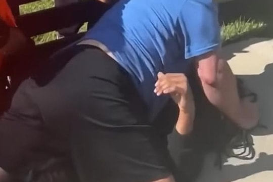 Kẻ cướp đồng hồ Rolex bị cựu võ sĩ hạ gục