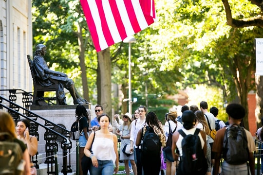 Harvard cắt mạnh chỉ tiêu tiến sĩ