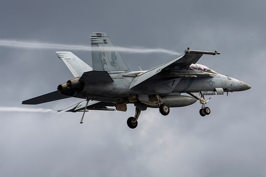 Tiêm kích, trực thăng Mỹ rơi liên tiếp ở Biển Đông