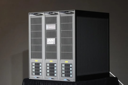 Máy tính AI siêu tiết kiệm điện nhỏ ngang tủ lạnh