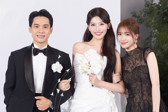 Hòa Minzy được tặng 4 phong bì ở lễ cưới Quỳnh Châu