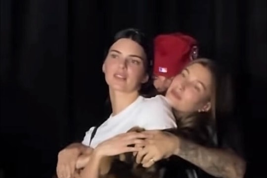 Hành động gây tranh cãi của Justin Bieber