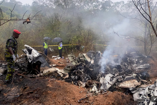 Máy bay chở khách du lịch rơi ở Kenya, 11 người thiệt mạng