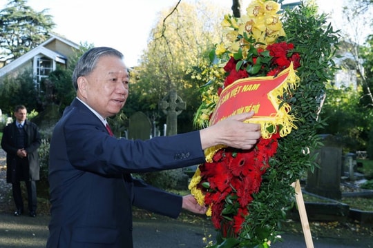 Tổng Bí thư Tô Lâm và phu nhân viếng mộ Karl Marx tại nghĩa trang Highgate ở Anh