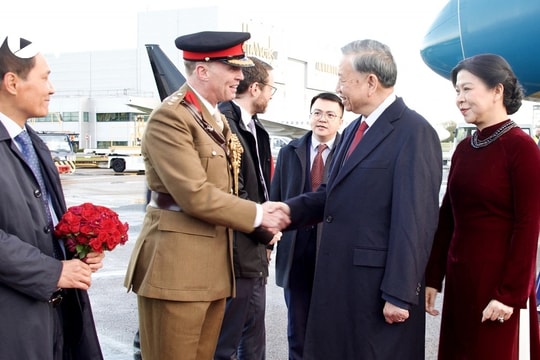 Tổng Bí thư Tô Lâm và Phu nhân đến London, bắt đầu thăm chính thức Anh