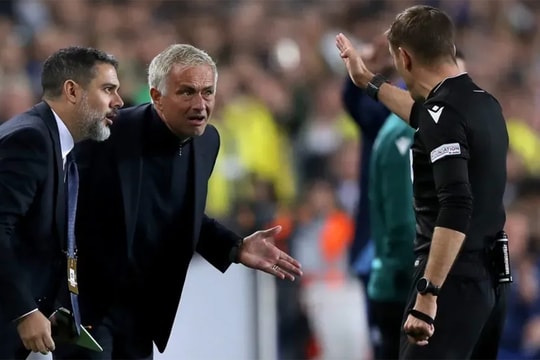 Thổ Nhĩ Kỳ điều tra 152 trọng tài cá độ bóng đá