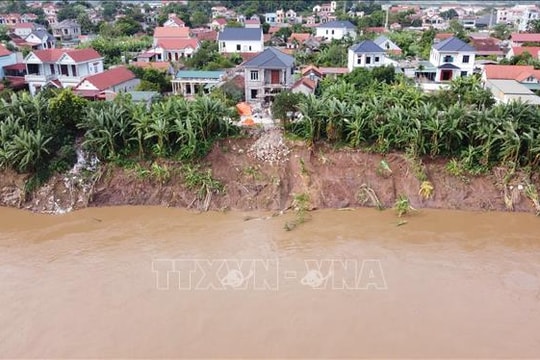 Công bố tình huống khẩn cấp về thiên tai đối với sự cố sạt lở bờ, vở sông đê hữu sông Thao