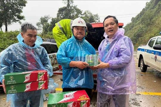 Tình người trên đèo Lò Xo