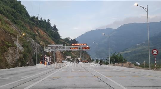 Điều chỉnh tạm thời phương án tổ chức giao thông trên cao tốc Nội Bài - Lào Cai