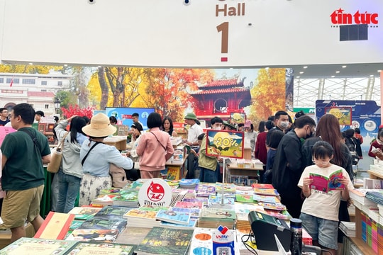 Kết nối cộng đồng, phát triển văn hoá đọc qua các gian hàng sách tại Hội chợ mùa Thu 2025