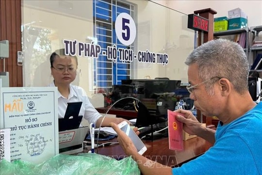 Không cần xuất trình bản chính, bản sao các giấy tờ đã tích hợp trên VNeID khi chứng thực