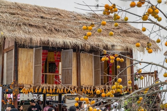 Sắc màu Tây Bắc nổi bật giữa không gian Hội chợ Mùa Thu